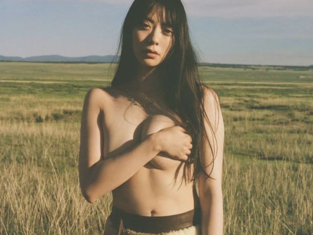 山下リオ、エロ写真集でセミヌードおっぱい！巨乳お胸、凄いｗｗｗのトップ画像