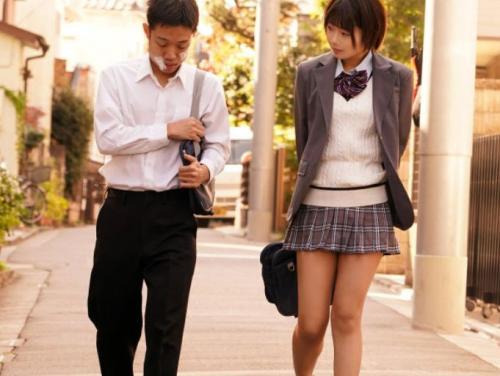 【市川りく】不良グループから助けてくれた幼馴染の美少女が輪姦レ●プされる姿に興奮勃起！
